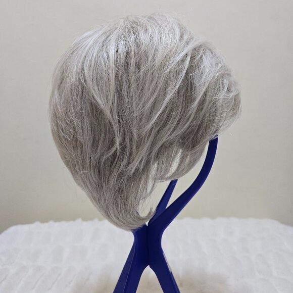 Wig Hair Do True To Life Silver Light Gray Wig Glamour Pix Pixie Cut Never Worn - Picture 5 of 9